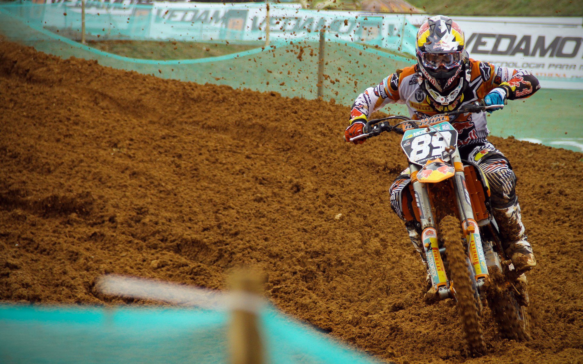 欧冠“超级周二”八场齐开 三大豪门同夜提前出线